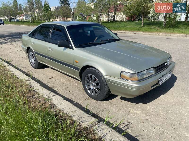 Хэтчбек Mazda 626 1989 в 
