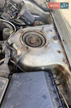 Хэтчбек Mazda 626 1989 в 