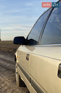 Седан Mazda 626 1987 в 
