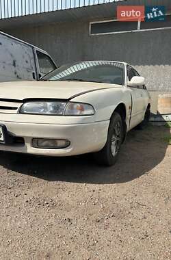 Седан Mazda 626 1993 в 