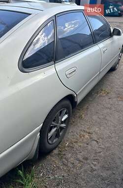 Седан Mazda 626 1993 в 