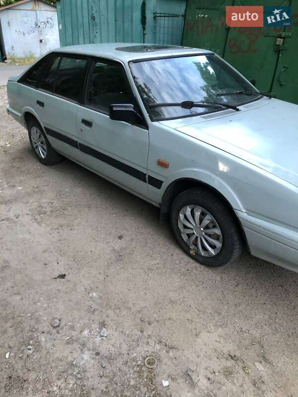 Хетчбек Mazda 626 1985 в 