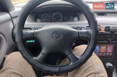 Седан Mazda 626 1992 в 