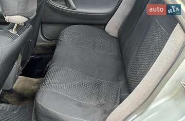 Седан Mazda 626 1993 в 