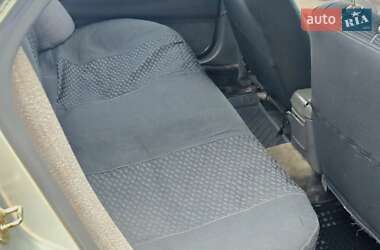Седан Mazda 626 1993 в 