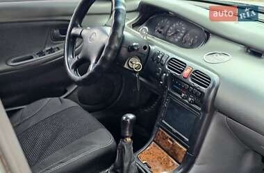 Седан Mazda 626 1993 в 