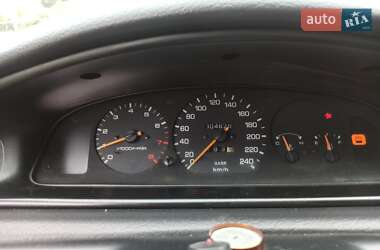 Хэтчбек Mazda 626 1997 в 