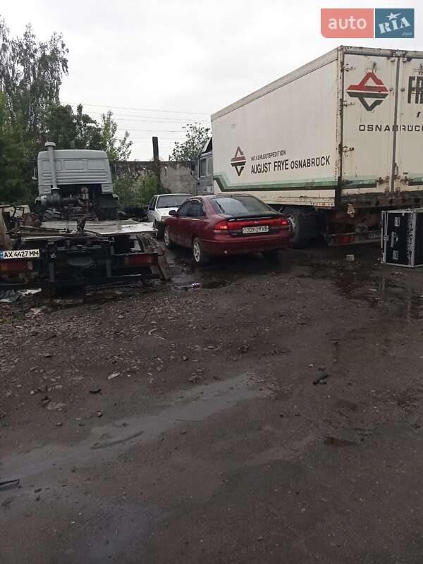 Седан Mazda 626 1995 в 