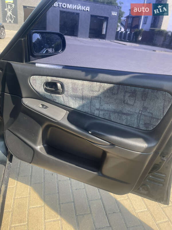 Седан Mazda 626 1998 в Виннице