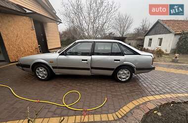 Седан Mazda 626 1986 в 