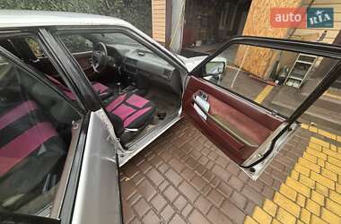 Седан Mazda 626 1986 в 