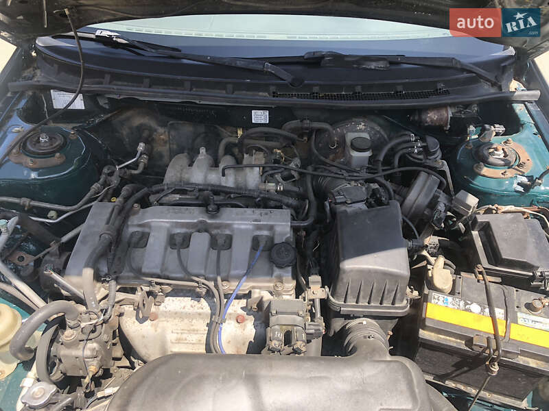 Седан Mazda 626 2002 в Турці