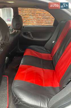 Седан Mazda 626 1995 в 