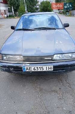 Седан Mazda 626 1988 в Днепре
