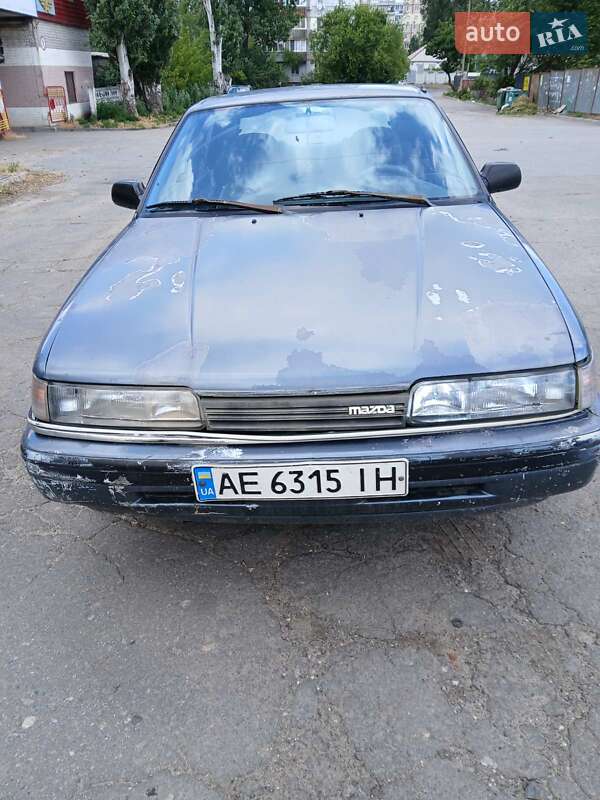 Седан Mazda 626 1988 в Днепре