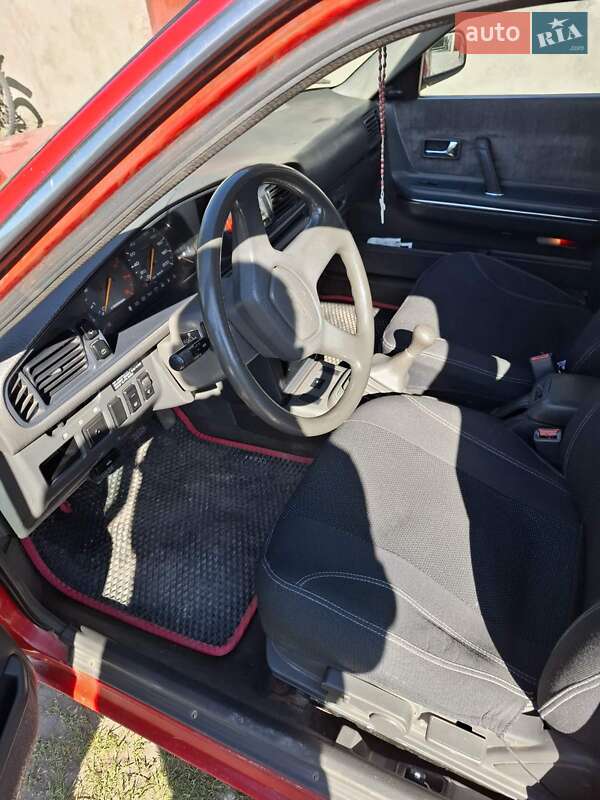 Хетчбек Mazda 626 1987 в Золочеві