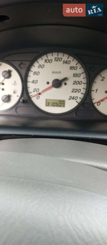 Хетчбек Mazda 626 1998 в Києві
