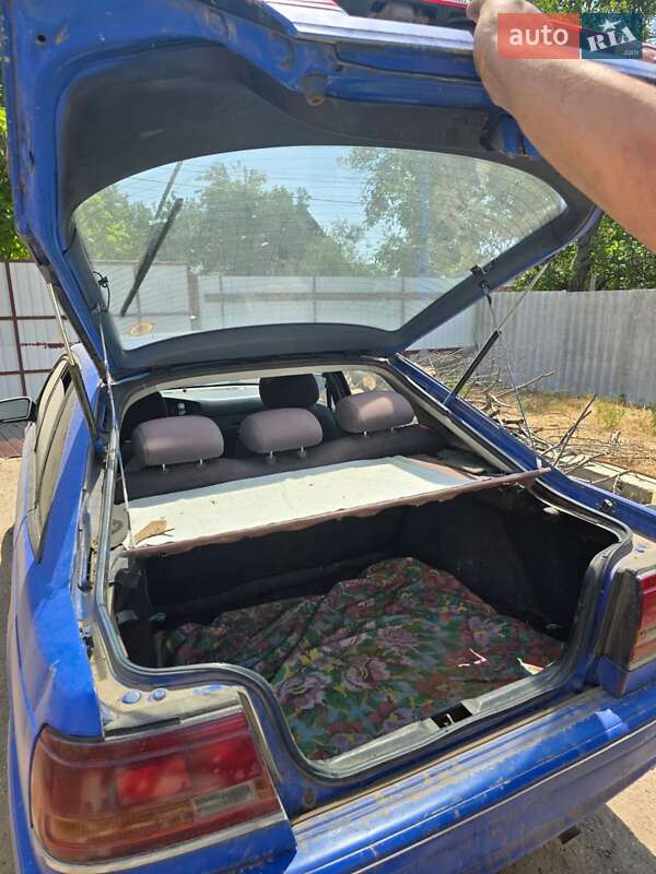 Хэтчбек Mazda 626 1990 в Шабо