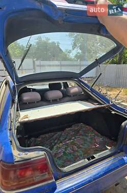 Хэтчбек Mazda 626 1990 в 