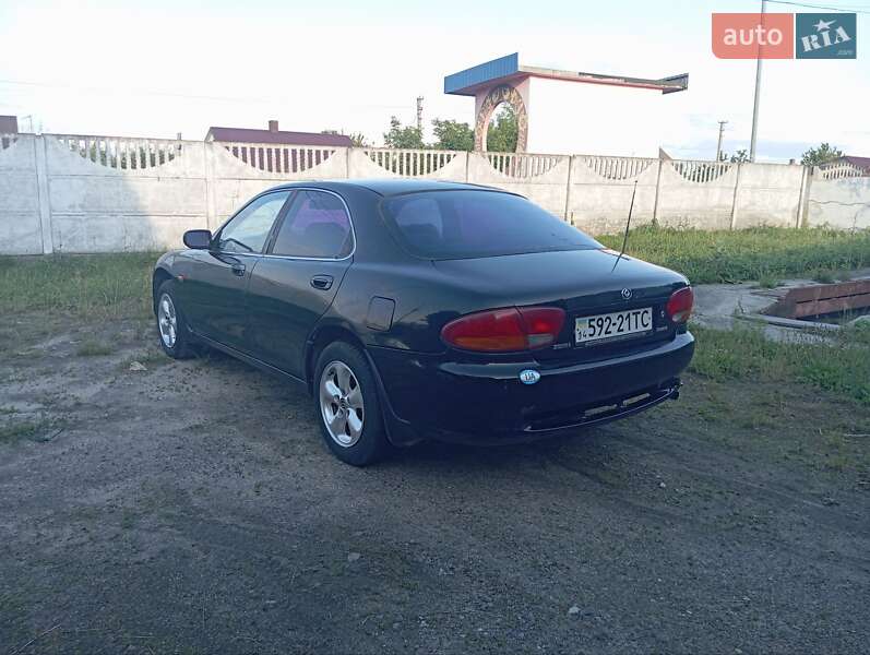Седан Mazda 626 1995 в Дубно