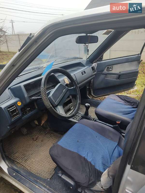 Седан Mazda 626 1988 в Ровно фото 4 Седан Mazda 626 1988 в Ровно