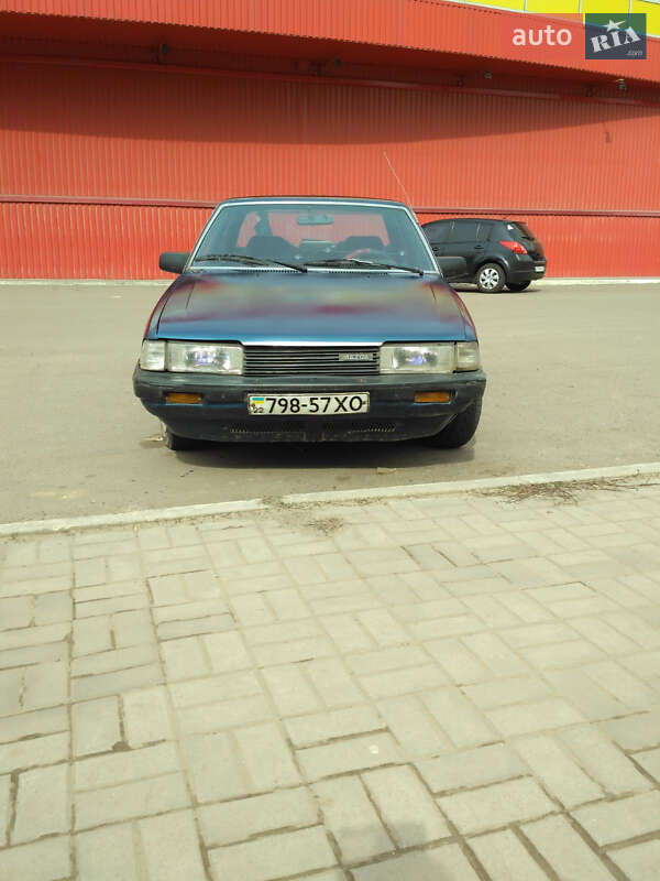 Седан Mazda 626 1986 в Херсоне