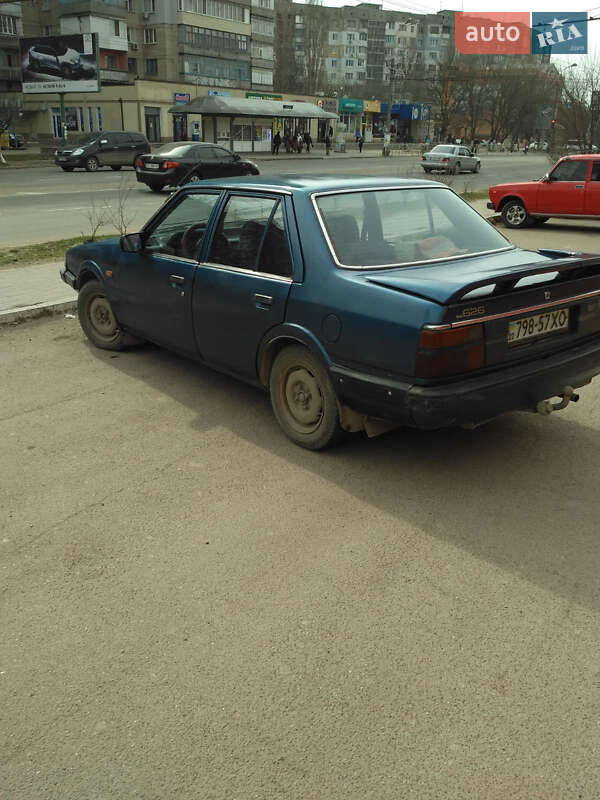 Седан Mazda 626 1986 в Херсоне