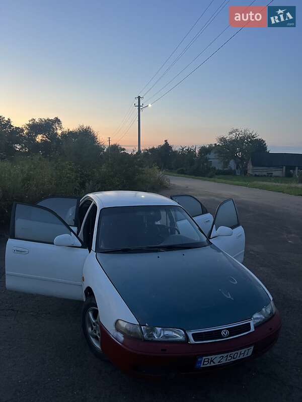 Седан Mazda 626 1993 в Ровно