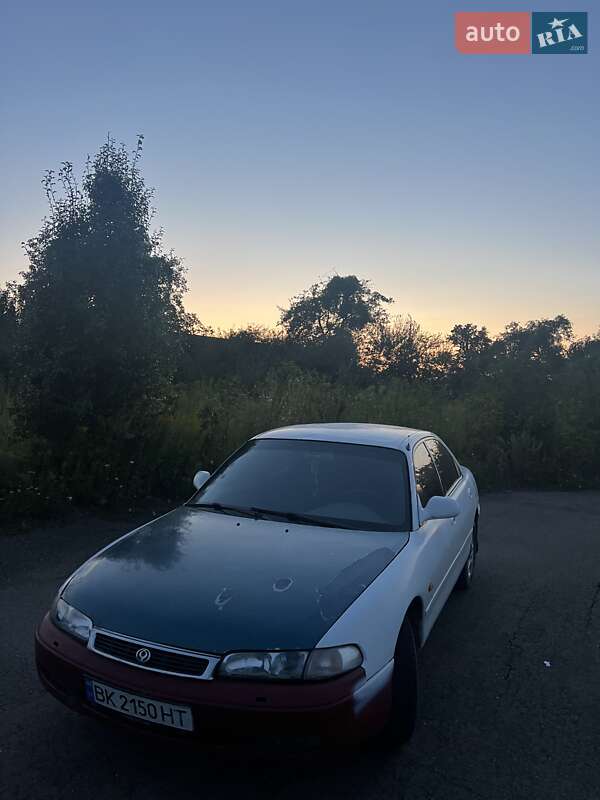Седан Mazda 626 1993 в Ровно
