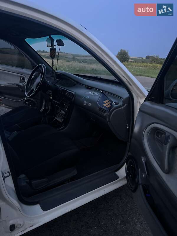 Седан Mazda 626 1993 в Ровно