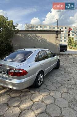Хэтчбек Mazda 626 2000 в 