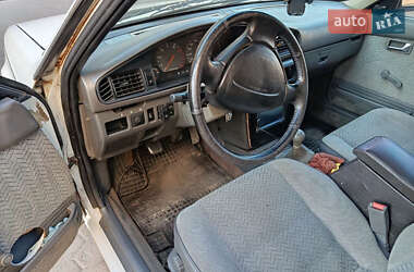 Седан Mazda 626 1988 в 