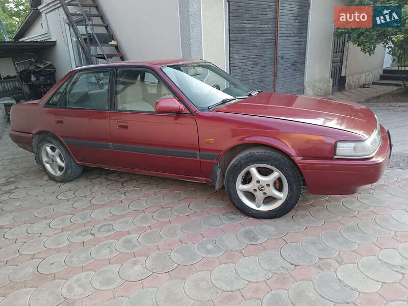 Седан Mazda 626 1990 в 