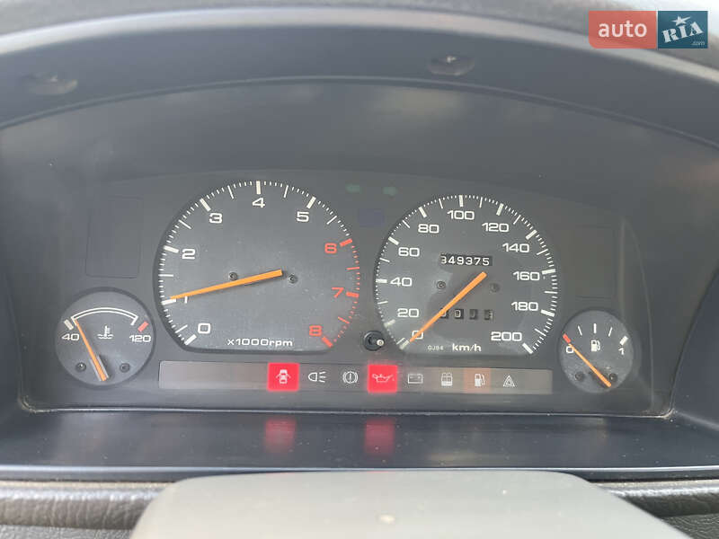 Седан Mazda 626 1987 в Калуше