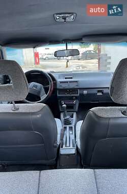 Хэтчбек Mazda 626 1986 в 