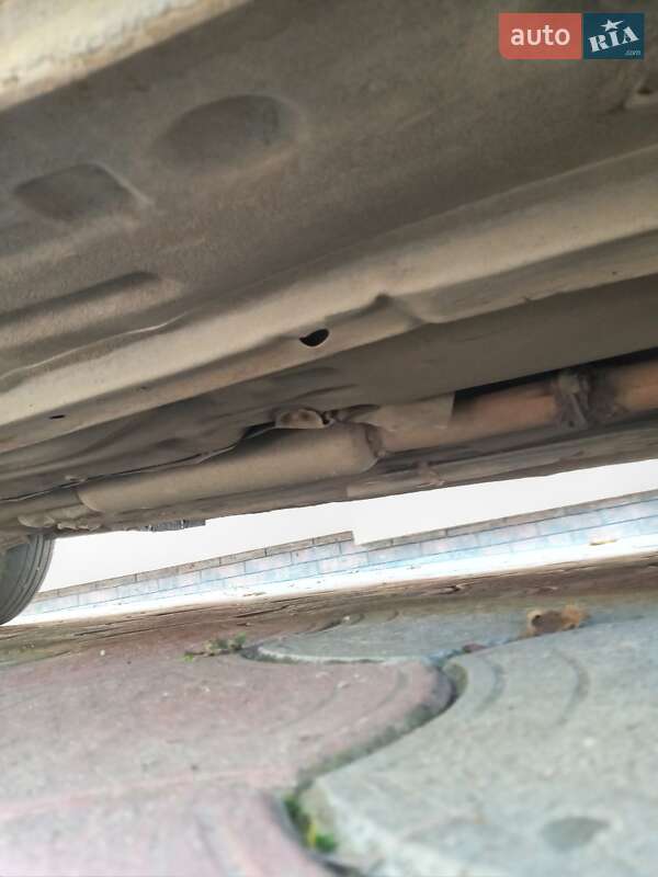 Седан Mazda 626 1997 в Чернівцях