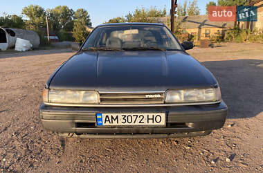 Хэтчбек Mazda 626 1988 в Ружине