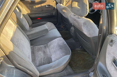 Хэтчбек Mazda 626 1988 в 