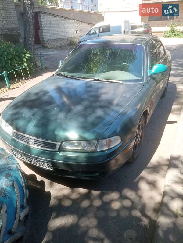 Седан Mazda 626 1993 в 