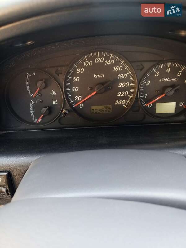 Універсал Mazda 626 2001 в Києві