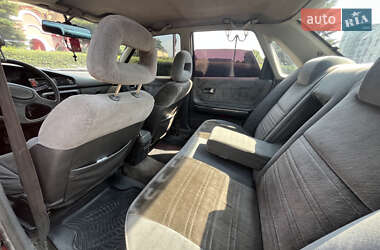 Седан Mazda 626 1988 в 