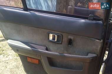 Хэтчбек Mazda 626 1986 в 