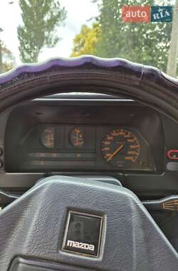 Седан Mazda 626 1987 в 