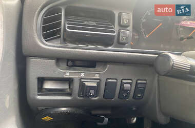 Хэтчбек Mazda 626 1989 в  фото 7 Хэтчбек Mazda 626 1989 в