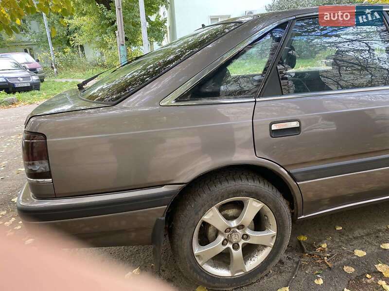 Хэтчбек Mazda 626 1990 в Киеве