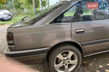 Хэтчбек Mazda 626 1990 в 