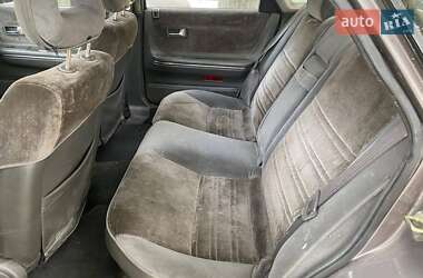 Хэтчбек Mazda 626 1990 в 