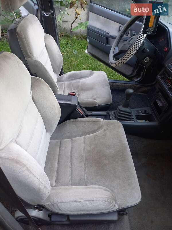 Хетчбек Mazda 626 1987 в Чернівцях фото 4 Хетчбек Mazda 626 1987 в Чернівцях