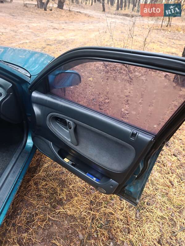 Седан Mazda 626 1996 в Павлограді