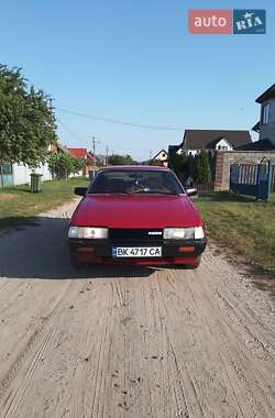 Хетчбек Mazda 626 1987 в Сарнах